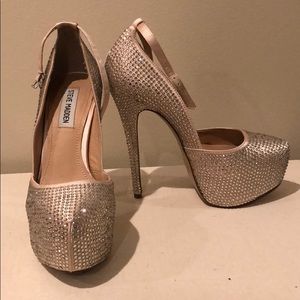 Steve Madden Studded heels 7.5